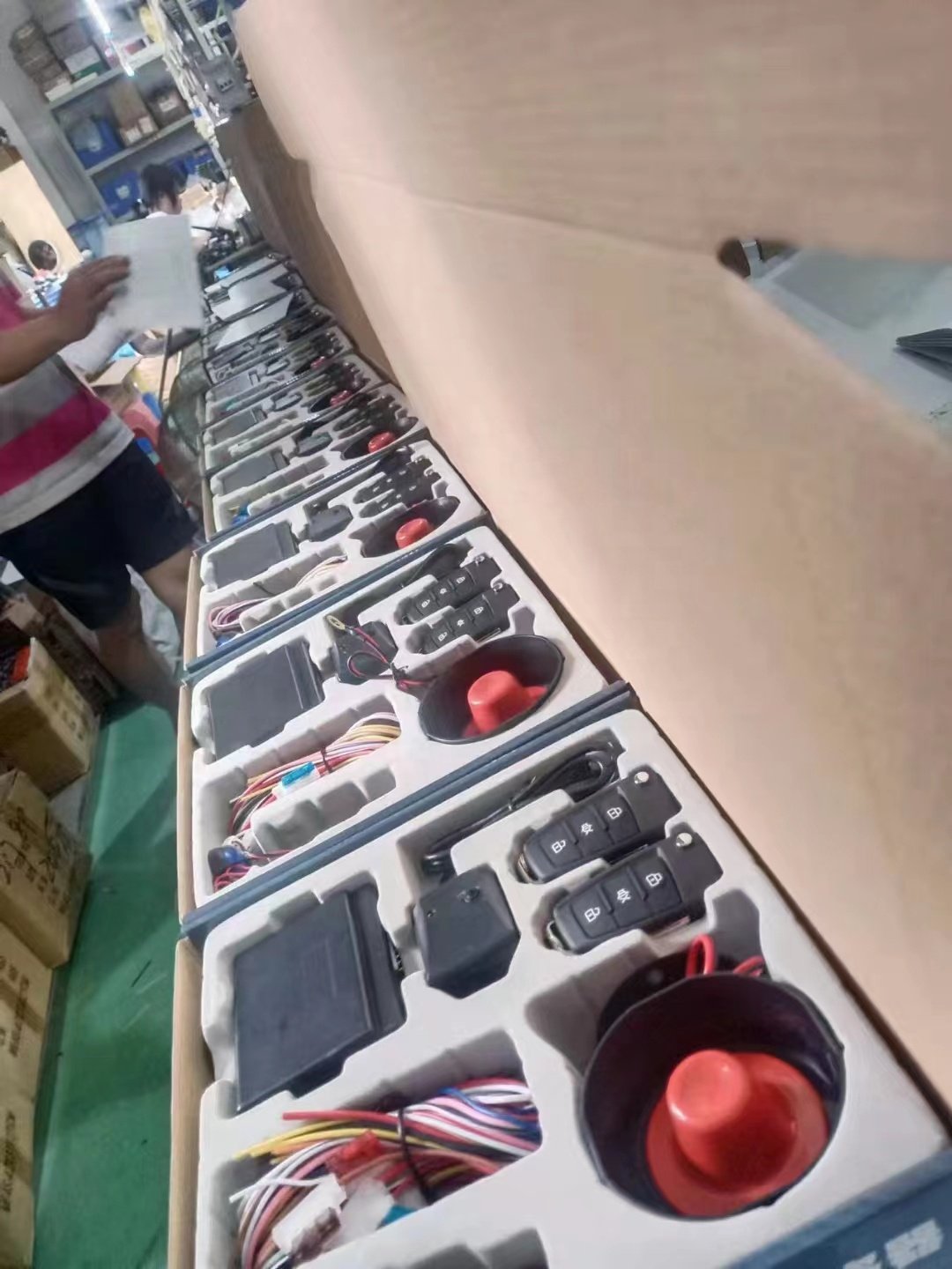 Remote Control Central Door Locking Unlock System With 4 Actuators Lock System for Universal Vehicles